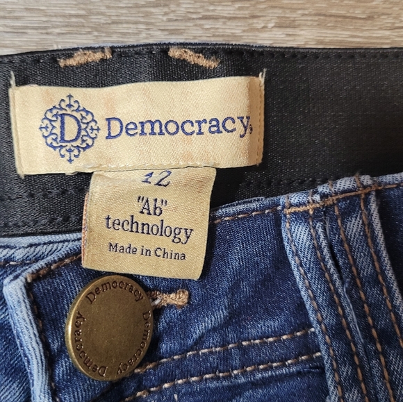 Democracy “Ab” Technology Straight Leg Blue Jeans 12 Slightly Distressed Raw Hem - Picture 2 of 4